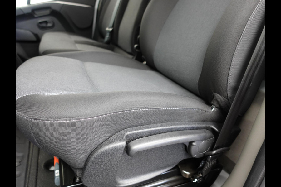 Renault Master T35 2.3 dCi 145PK Energy Bakwagen Meubelbak Laadklep Zijdeur Airco Cruise control Navigatie