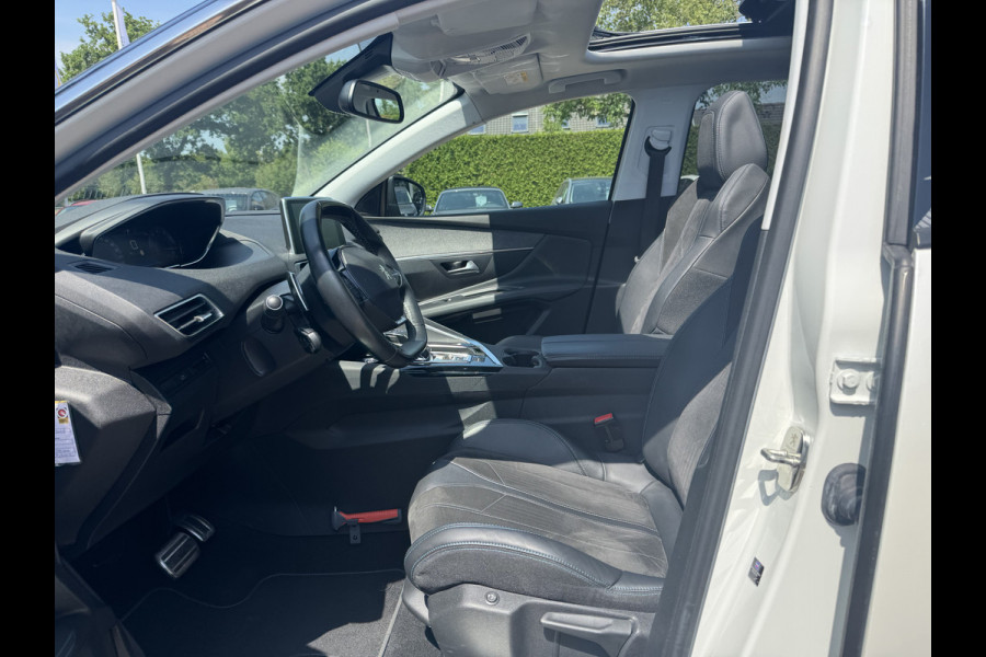 Peugeot 3008 1.2 PureTech GT-Line / Trekhaak / Panoramadak / Camera / 18'' / Half leder / Navigatie / Stoelverwarming / DAB / Dodehoek / Apple Carplay / Stoelverwarming / Cruise Control