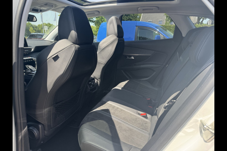 Peugeot 3008 1.2 PureTech GT-Line / Trekhaak / Panoramadak / Camera / 18'' / Half leder / Navigatie / Stoelverwarming / DAB / Dodehoek / Apple Carplay / Stoelverwarming / Cruise Control