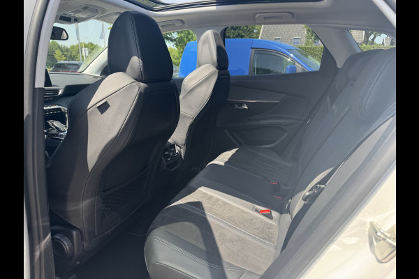 Peugeot 3008 1.2 PureTech GT-Line / Trekhaak / Panoramadak / Camera / 18'' / Half leder / Navigatie / Stoelverwarming / DAB / Dodehoek / Apple Carplay / Stoelverwarming / Cruise Control