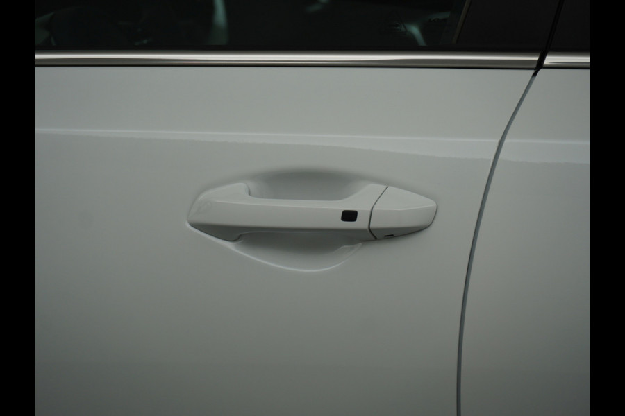Kia Ceed 1.5 T-GDi GT-PlusLine - Rijdende Demo - Stoel/Stuurverwarming - Adaptief Cruise Control - Navigatie - Climate Control - Fabrieksgarantie Tot 2032