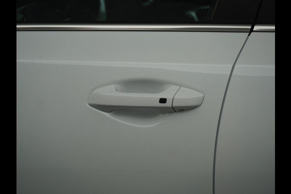 Kia Ceed 1.5 T-GDi GT-PlusLine - Rijdende Demo - Stoel/Stuurverwarming - Adaptief Cruise Control - Navigatie - Climate Control - Fabrieksgarantie Tot 2032