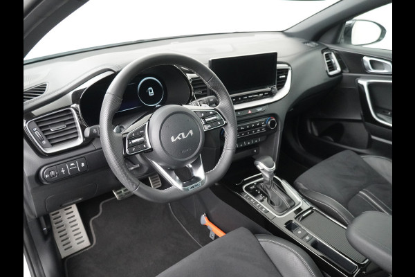 Kia Ceed 1.5 T-GDi GT-PlusLine - Rijdende Demo - Stoel/Stuurverwarming - Adaptief Cruise Control - Navigatie - Climate Control - Fabrieksgarantie Tot 2032