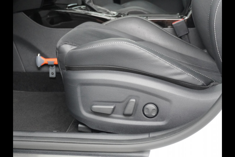 Kia Ceed 1.5 T-GDi GT-PlusLine - Rijdende Demo - Stoel/Stuurverwarming - Adaptief Cruise Control - Navigatie - Climate Control - Fabrieksgarantie Tot 2032