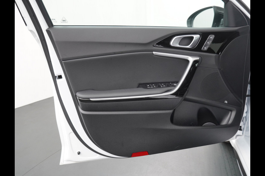 Kia Ceed 1.5 T-GDi GT-PlusLine - Rijdende Demo - Stoel/Stuurverwarming - Adaptief Cruise Control - Navigatie - Climate Control - Fabrieksgarantie Tot 2032