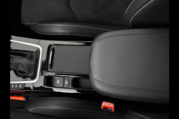 Kia Ceed 1.5 T-GDi GT-PlusLine - Rijdende Demo - Stoel/Stuurverwarming - Adaptief Cruise Control - Navigatie - Climate Control - Fabrieksgarantie Tot 2032