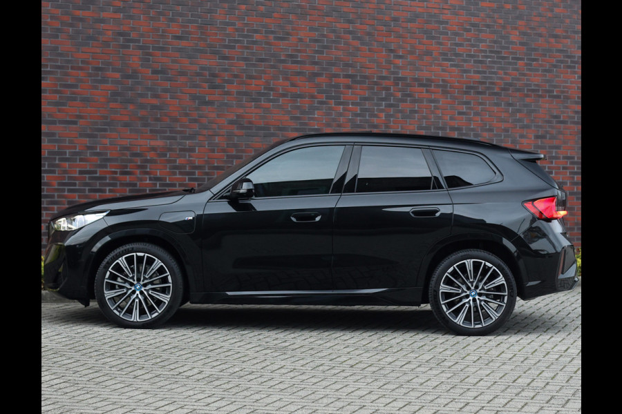 BMW X1 30e xDrive | Pano - HUD - Trekhaak