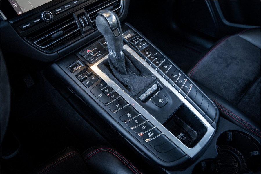 Porsche Macan 2.9 GTS - Sport Chrono + | Panorama | Luchtvering | Bose | Memory