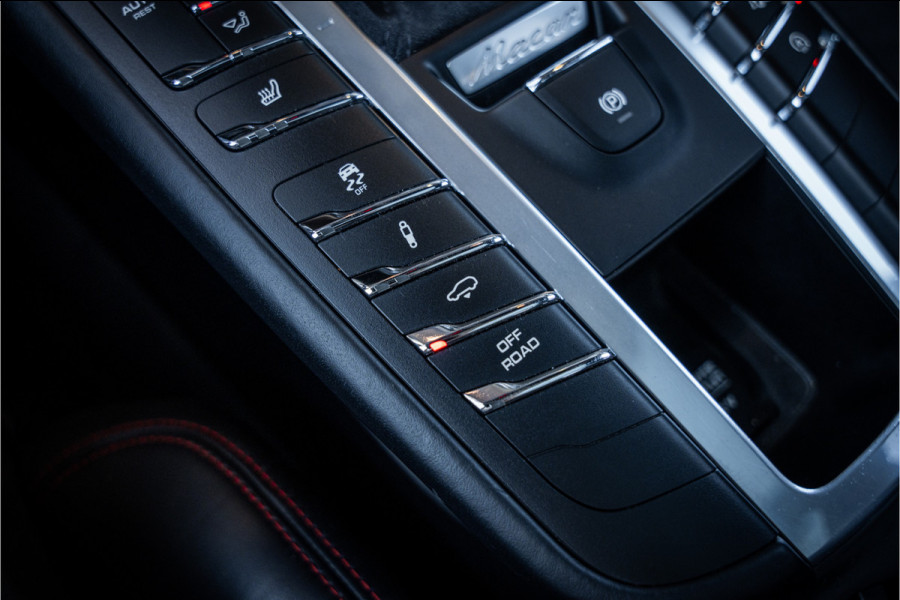 Porsche Macan 2.9 GTS - Sport Chrono + | Panorama | Luchtvering | Bose | Memory