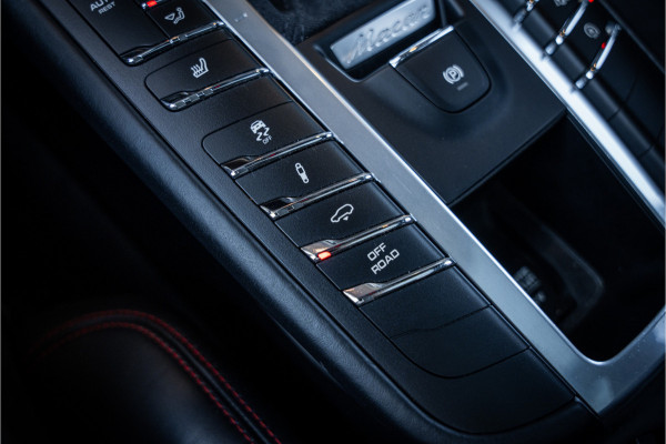 Porsche Macan 2.9 GTS - Sport Chrono + | Panorama | Luchtvering | Bose | Memory