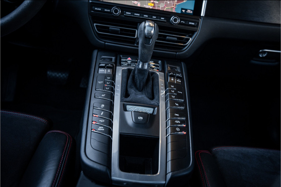 Porsche Macan 2.9 GTS - Sport Chrono + | Panorama | Luchtvering | Bose | Memory