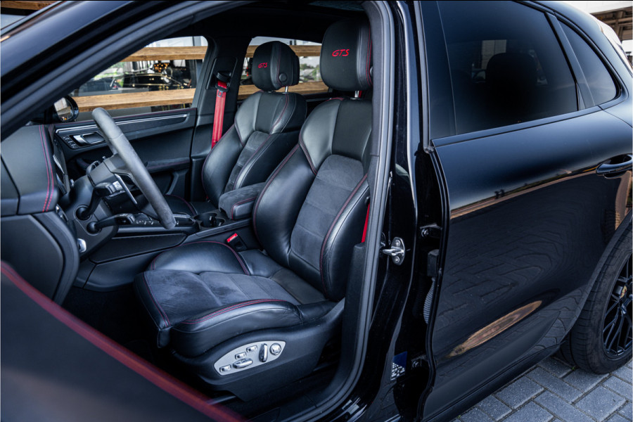 Porsche Macan 2.9 GTS - Sport Chrono + | Panorama | Luchtvering | Bose | Memory