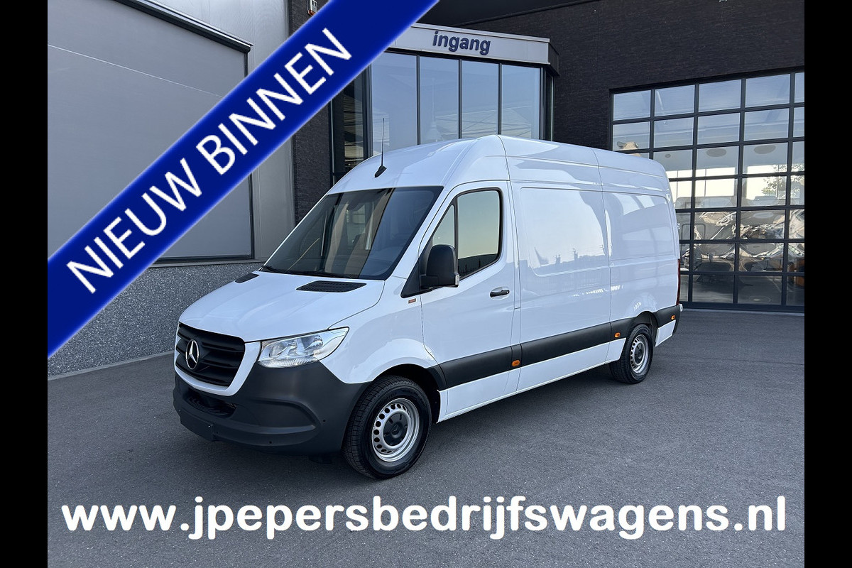 Mercedes-Benz Sprinter 317 CDI L2 H2 Automaat / MBUX / Navigatie / Camera / Parkeersensoren / Cruise control / Airco / 270 Graden achterdeuren Mercedes-Benz Sprinter 317 CDI L2 H2 Automaat / MBUX / Navigatie / Camera / Parkeersensoren / Cruise control / Airco / 270 Graden achterdeuren
