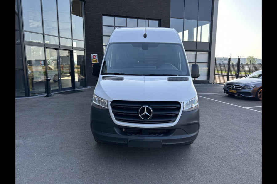 Mercedes-Benz Sprinter 317 CDI L2 H2 Automaat / MBUX / Navigatie / Camera / Parkeersensoren / Cruise control / Airco / 270 Graden achterdeuren