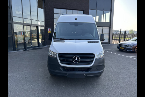 Mercedes-Benz Sprinter 317 CDI L2 H2 Automaat / MBUX / Navigatie / Camera / Parkeersensoren / Cruise control / Airco / 270 Graden achterdeuren