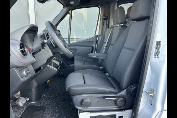 Mercedes-Benz Sprinter 317 CDI L2 H2 Automaat / MBUX / Navigatie / Camera / Parkeersensoren / Cruise control / Airco / 270 Graden achterdeuren