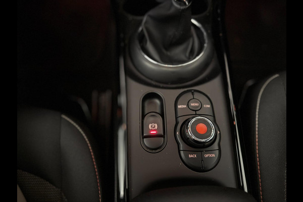 MINI Clubman 1.5 One Chili |Pano |Trekhaak | Keyless | LED | Carbon