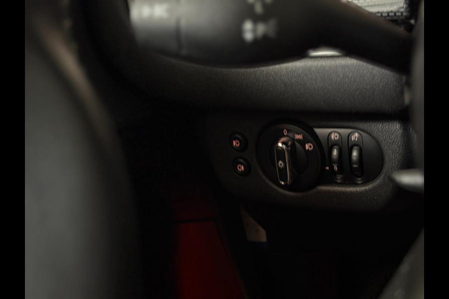 MINI Clubman 1.5 One Chili |Pano |Trekhaak | Keyless | LED | Carbon