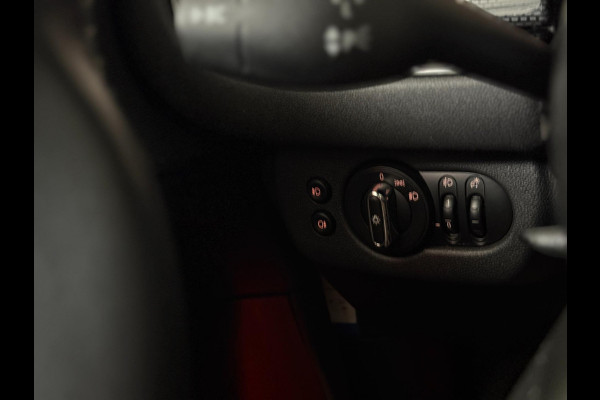 MINI Clubman 1.5 One Chili |Pano |Trekhaak | Keyless | LED | Carbon