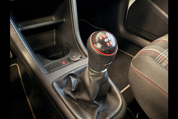 Volkswagen up! 1.0 TSI GTI 5-Drs. ClimateControl Stoelverwarming 17'lmv