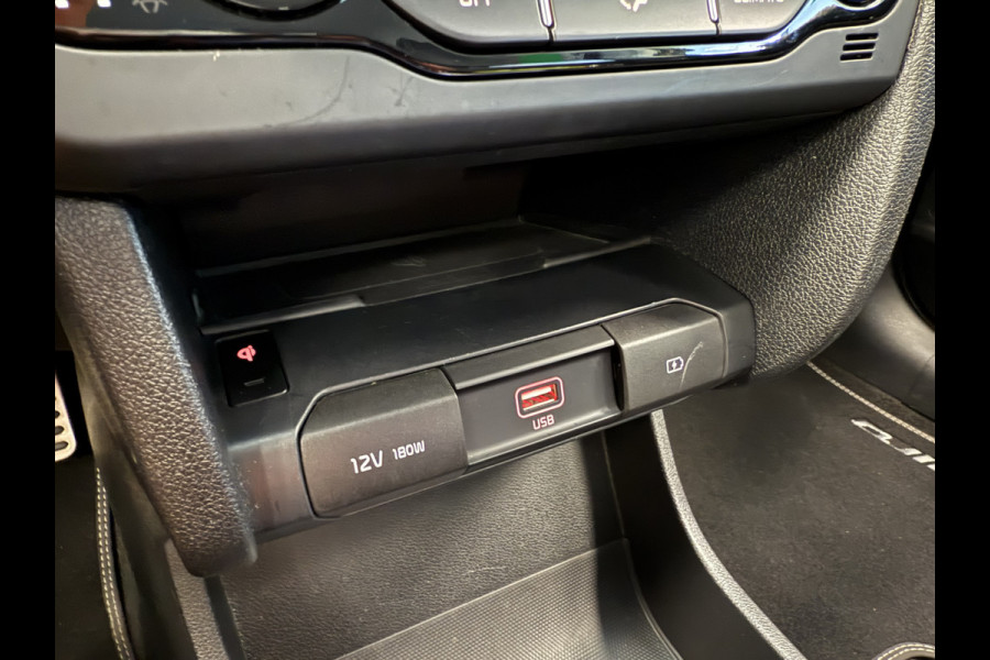 Kia e-Niro ExecutiveLine 64 kWh Leder Full-led Navigatie JBL-sound