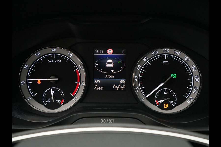 Škoda Kodiaq 1.5 TSI 150pk DSG Business Edition 7p. Navigatie Camera Clima Cruise Carplay 236
