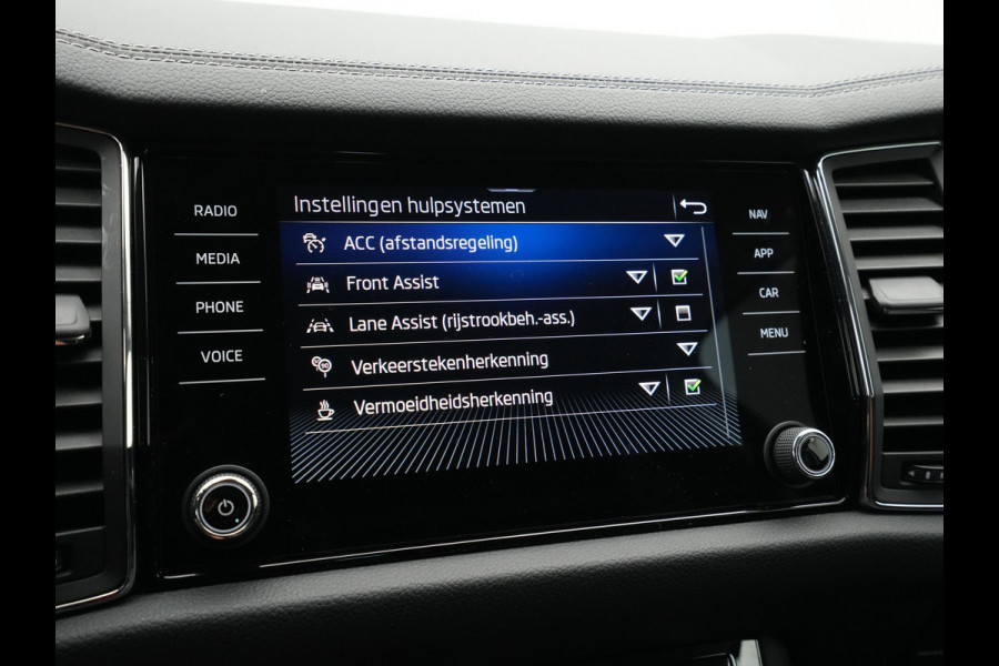 Škoda Kodiaq 1.5 TSI 150pk DSG Business Edition 7p. Navigatie Camera Clima Cruise Carplay 236