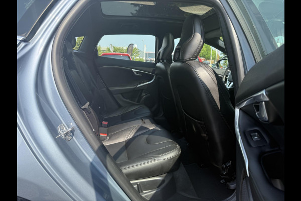 Volvo V40 2.0 T2 Nordic+ Dealer Onderhouden,Pano,Leder,Navi,Camera,Pdc,Stoelverw,123pk,Clima,Cruise,Lm velgen,N.A.P,6 Bak,Apk tot 06-2026