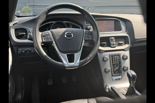 Volvo V40 2.0 T2 Nordic+ Dealer Onderhouden,Pano,Leder,Navi,Camera,Pdc,Stoelverw,123pk,Clima,Cruise,Lm velgen,N.A.P,6 Bak,Apk tot 06-2026