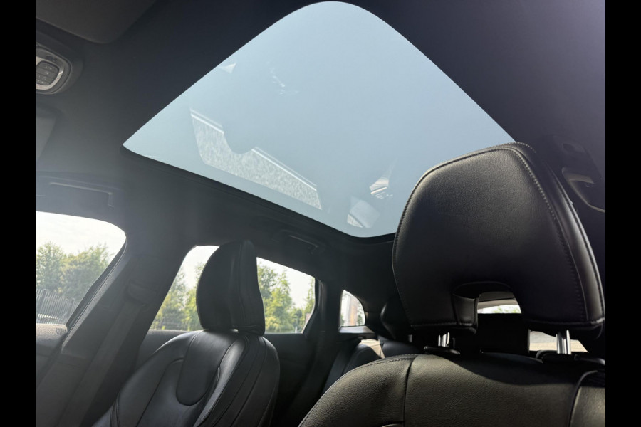 Volvo V40 2.0 T2 Nordic+ Dealer Onderhouden,Pano,Leder,Navi,Camera,Pdc,Stoelverw,123pk,Clima,Cruise,Lm velgen,N.A.P,6 Bak,Apk tot 06-2026