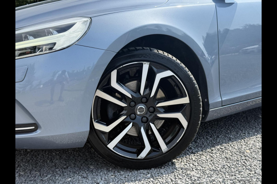 Volvo V40 2.0 T2 Nordic+ Dealer Onderhouden,Pano,Leder,Navi,Camera,Pdc,Stoelverw,123pk,Clima,Cruise,Lm velgen,N.A.P,6 Bak,Apk tot 06-2026