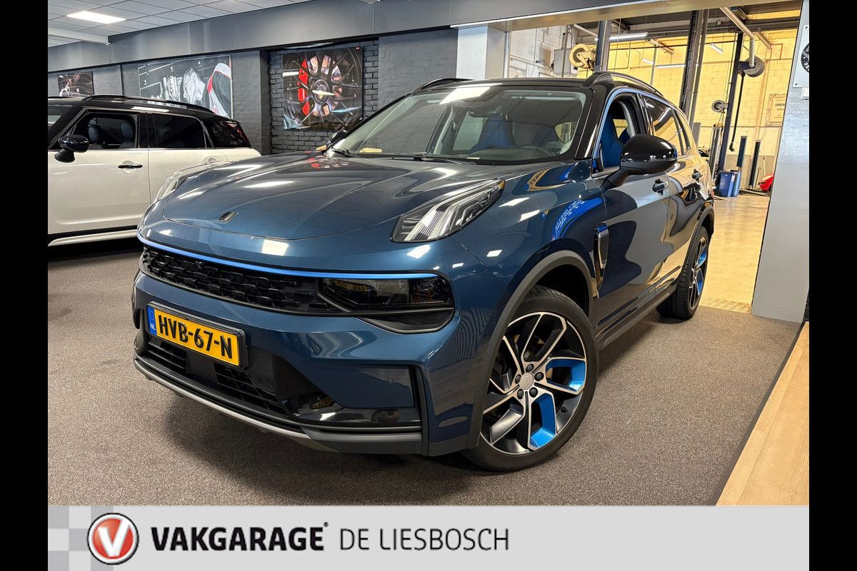 Lynk & Co 01 1.5 / pano / 360 camera / model 2023 / Infinity / navi / stoelverwarming