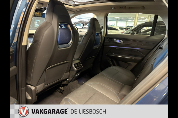 Lynk & Co 01 1.5 / pano / 360 camera / model 2023 / Infinity / navi / stoelverwarming
