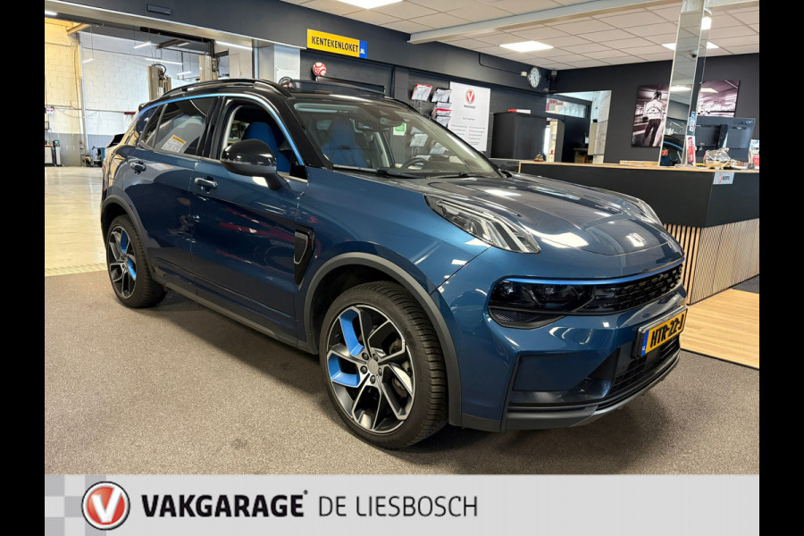 Lynk & Co 01 1.5 / pano / 360 camera / model 2023 / Infinity / navi / stoelverwarming