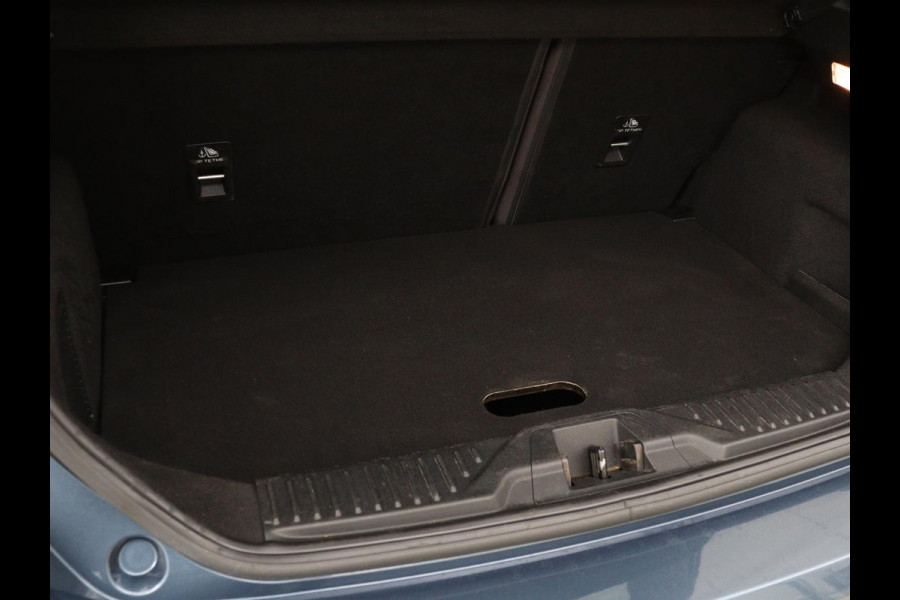Ford Fiesta 1.0 EcoBoost Vignale | 125pk | Stoel & stuurverwarming | Half leder | B&O Sound | Trekhaak | Carplay | Keyless | Camera | Climate control | Park Assist | Cruise control | Navigatie