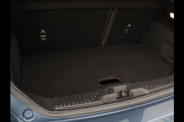 Ford Fiesta 1.0 EcoBoost Vignale | 125pk | Stoel & stuurverwarming | Half leder | B&O Sound | Trekhaak | Carplay | Keyless | Camera | Climate control | Park Assist | Cruise control | Navigatie