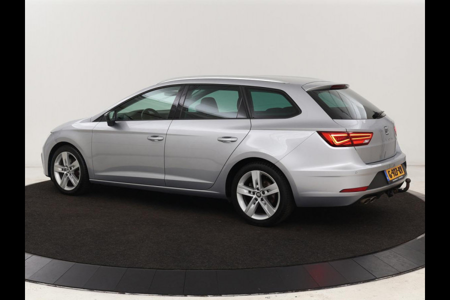 Seat Leon 1.5 TSI FR Business Intens | Stoelverwarming | Trekhaak | Adaptive cruise | Carplay | Virtual Cockpit | Full LED | Sfeerverlichting | Navigatie