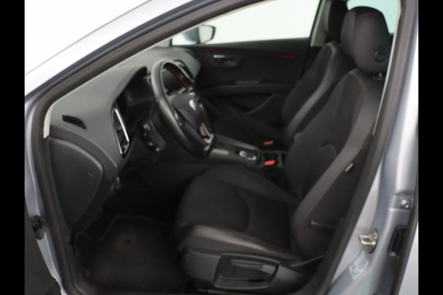 Seat Leon 1.5 TSI FR Business Intens | Stoelverwarming | Trekhaak | Adaptive cruise | Carplay | Virtual Cockpit | Full LED | Sfeerverlichting | Navigatie