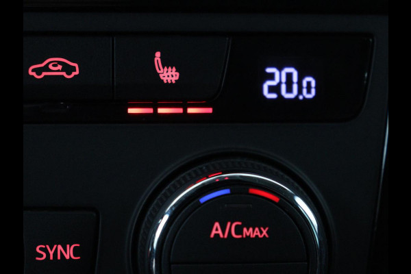 Seat Leon 1.5 TSI FR Business Intens | Stoelverwarming | Trekhaak | Adaptive cruise | Carplay | Virtual Cockpit | Full LED | Sfeerverlichting | Navigatie