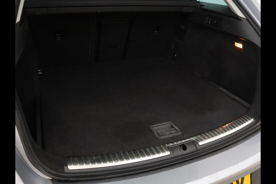 Seat Leon 1.5 TSI FR Business Intens | Stoelverwarming | Trekhaak | Adaptive cruise | Carplay | Virtual Cockpit | Full LED | Sfeerverlichting | Navigatie