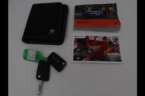 Seat Leon 1.5 TSI FR Business Intens | Stoelverwarming | Trekhaak | Adaptive cruise | Carplay | Virtual Cockpit | Full LED | Sfeerverlichting | Navigatie
