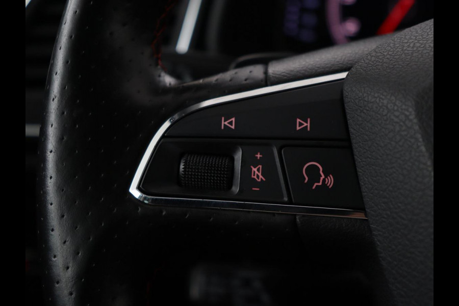 Seat Leon 1.5 TSI FR Business Intens | Stoelverwarming | Trekhaak | Adaptive cruise | Carplay | Virtual Cockpit | Full LED | Sfeerverlichting | Navigatie