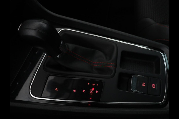 Seat Leon 1.5 TSI FR Business Intens | Stoelverwarming | Trekhaak | Adaptive cruise | Carplay | Virtual Cockpit | Full LED | Sfeerverlichting | Navigatie