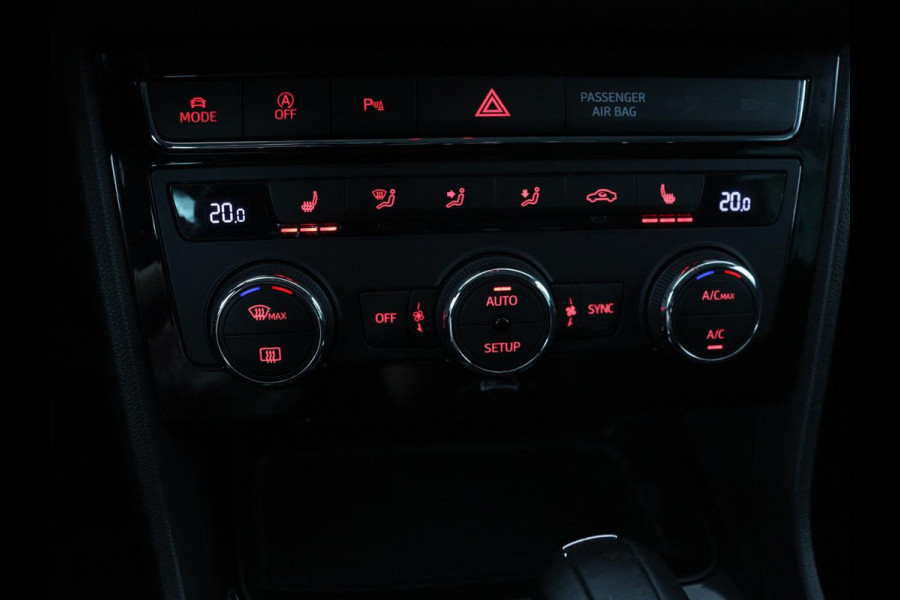 Seat Leon 1.5 TSI FR Business Intens | Stoelverwarming | Trekhaak | Adaptive cruise | Carplay | Virtual Cockpit | Full LED | Sfeerverlichting | Navigatie