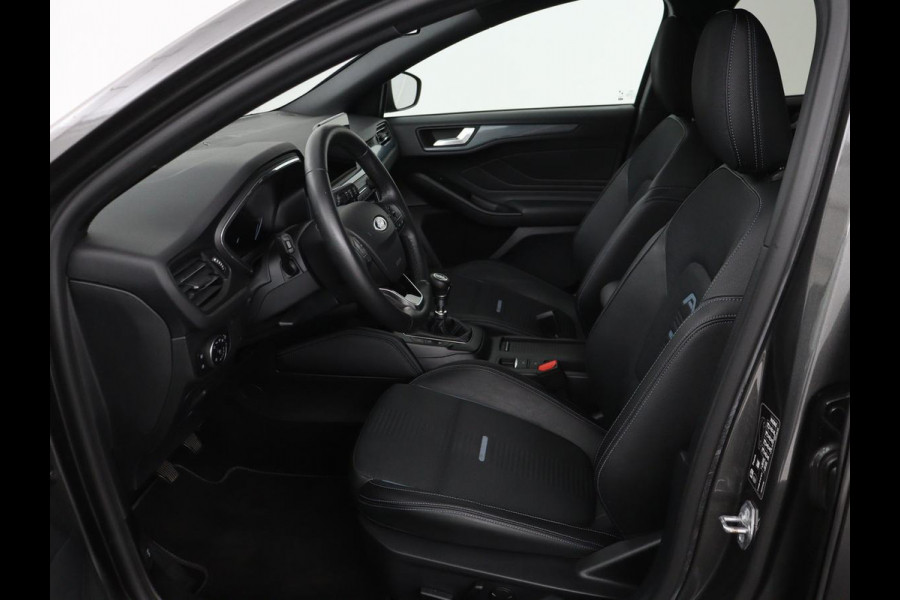 Ford Focus 1.0 EcoBoost Active | Trekhaak | Half leder | Stoel & stuurverwarming | B&O Sound | Camera | Adaptive cruise | Climate control | Keyless | Full LED