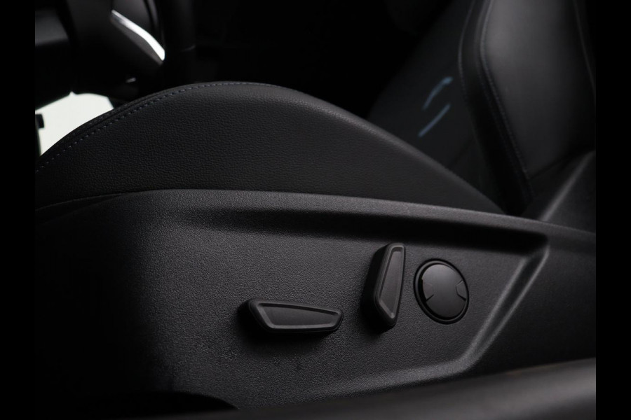 Ford Focus 1.0 EcoBoost Active | Trekhaak | Half leder | Stoel & stuurverwarming | B&O Sound | Camera | Adaptive cruise | Climate control | Keyless | Full LED