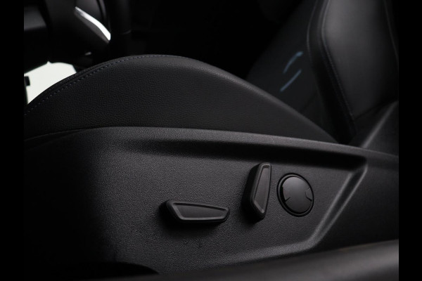 Ford Focus 1.0 EcoBoost Active | Trekhaak | Half leder | Stoel & stuurverwarming | B&O Sound | Camera | Adaptive cruise | Climate control | Keyless | Full LED