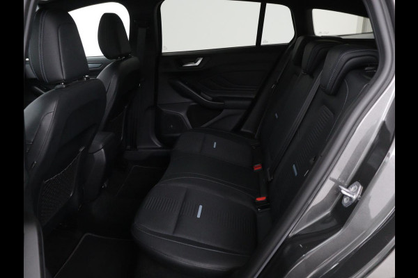 Ford Focus 1.0 EcoBoost Active | Trekhaak | Half leder | Stoel & stuurverwarming | B&O Sound | Camera | Adaptive cruise | Climate control | Keyless | Full LED