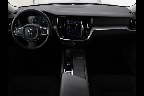 Volvo V60 2.0 B4 Momentum | Stoel & stuurverwarming | Trekhaak | Camera | Adaptive cruise | Carplay | Achterbankverwarming | Full LED | Navigatie