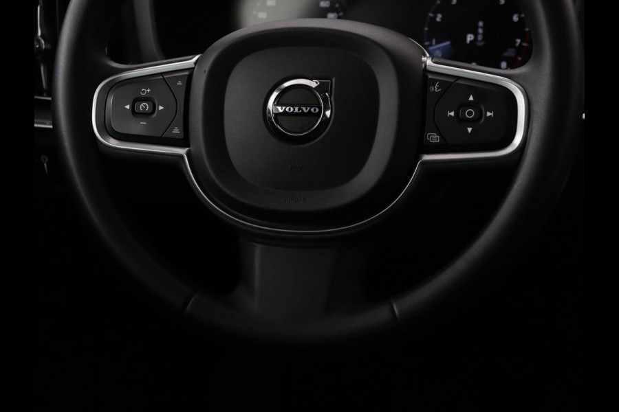 Volvo V60 2.0 B4 Momentum | Stoel & stuurverwarming | Trekhaak | Camera | Adaptive cruise | Carplay | Achterbankverwarming | Full LED | Navigatie